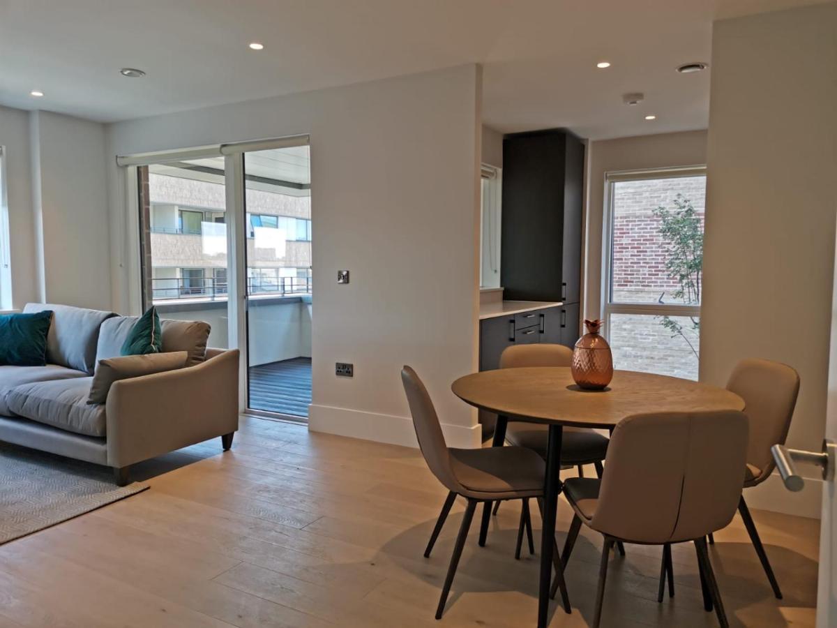 Heathrow North Apartments By Charles Hope Hounslow Exterior foto